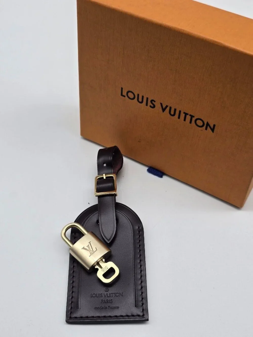 Authentic Louis Vuitton Brown Luggage Tag Gold LV Padlock Key & Box